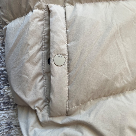 Aritzia Super Puff in regular length - Picture 4 of 10
